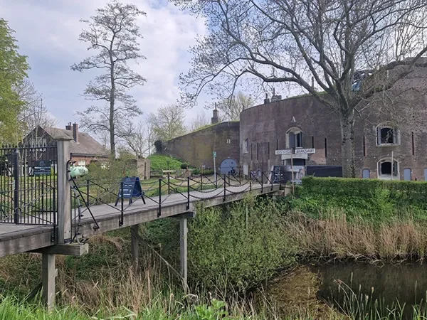 Varen naar Fort bij Asperen