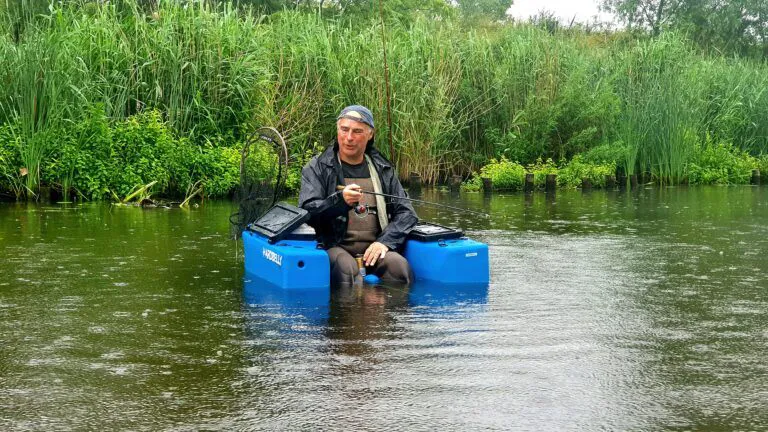 Vissen vanuit Hardbelly boat de Linge